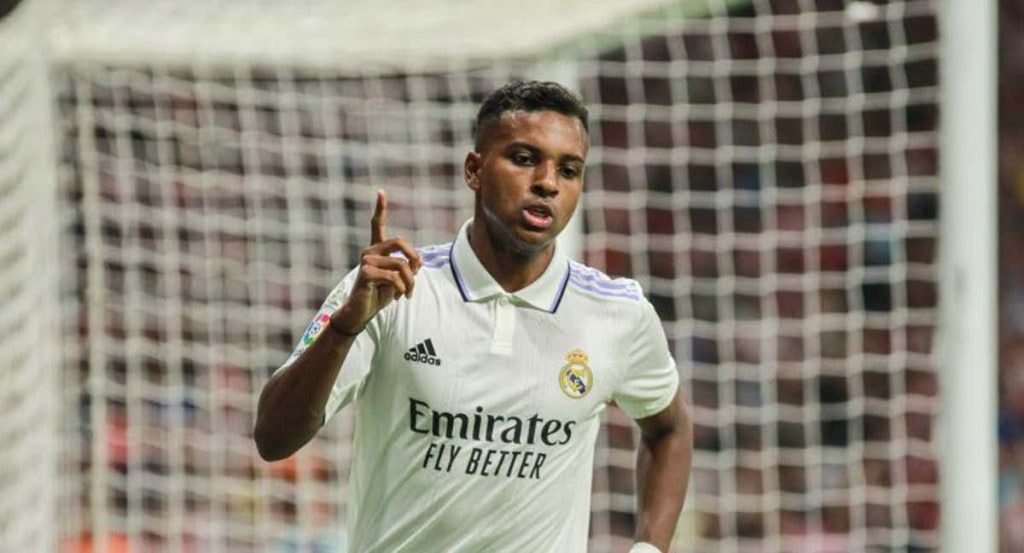 Rodrygo celebra su gol ante el Atlético en el Metropolitano.