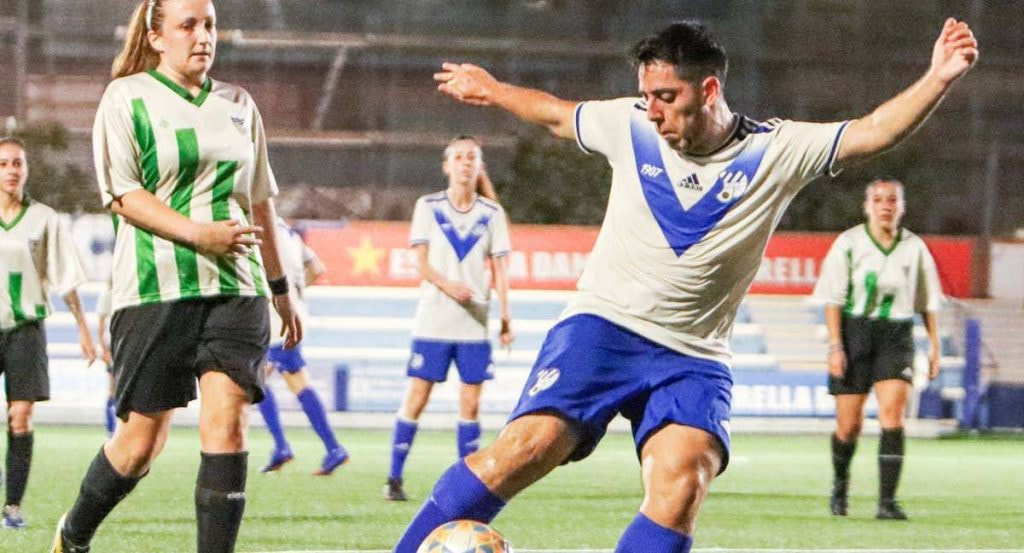 Àlex, durante el último partido.