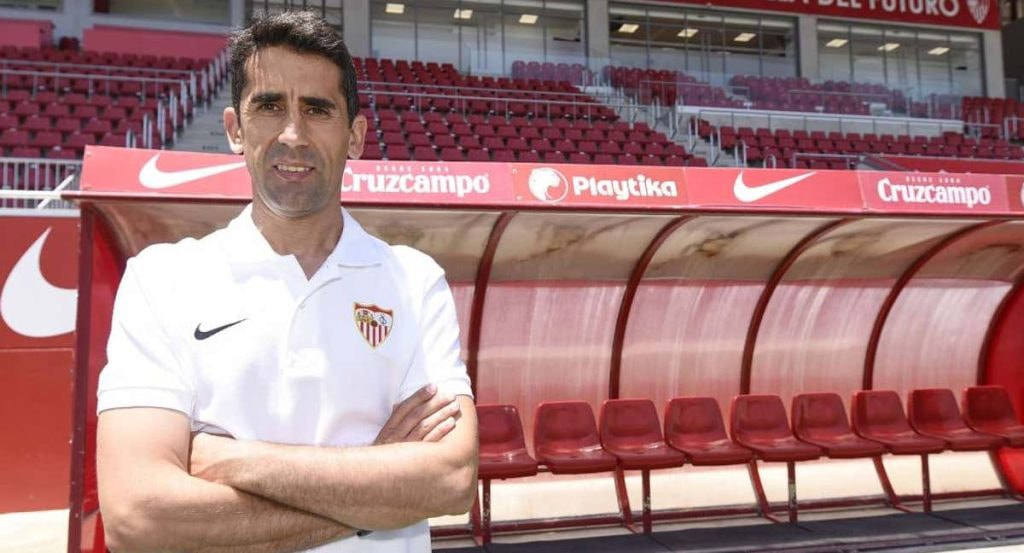 Paco Gallardo, en su etapa de entrenador del Sevilla Atlético.