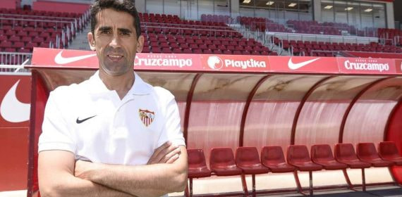 Paco Gallardo, en su etapa de entrenador del Sevilla Atlético.