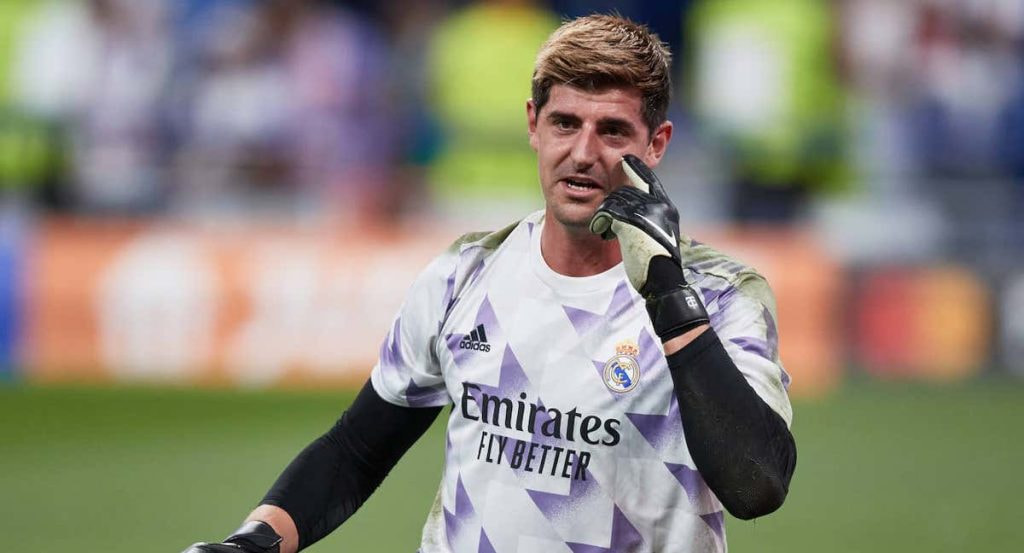 Courtois, durante un calentamiento.