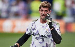 Courtois, durante un calentamiento.