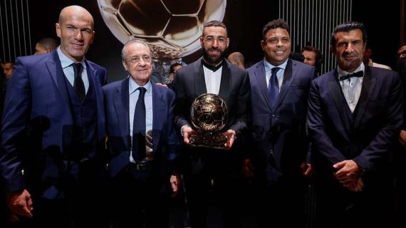 Florentino y Benzema posan con el Balón de Oro.