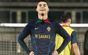 Cristiano, en el entrenamiento de la selección de Portugal de este lunes.