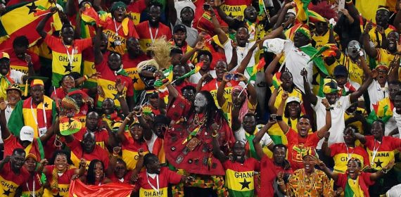 La afición de Ghana, celebrando un gol de su selección con la canción Oofeets, de Sarkodie.