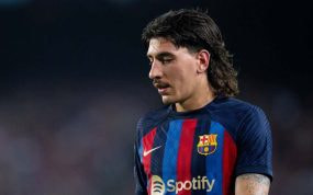 Héctor Bellerín, durante un partido con el Barcelona esta temporada.