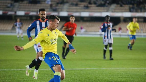 Antonio Blanco, con la camiseta del Cádiz.
