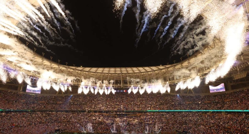El Lusail Stadium con fuegos artificiales al celebrar Argentina su Copa del Mundo de Catar 2022.