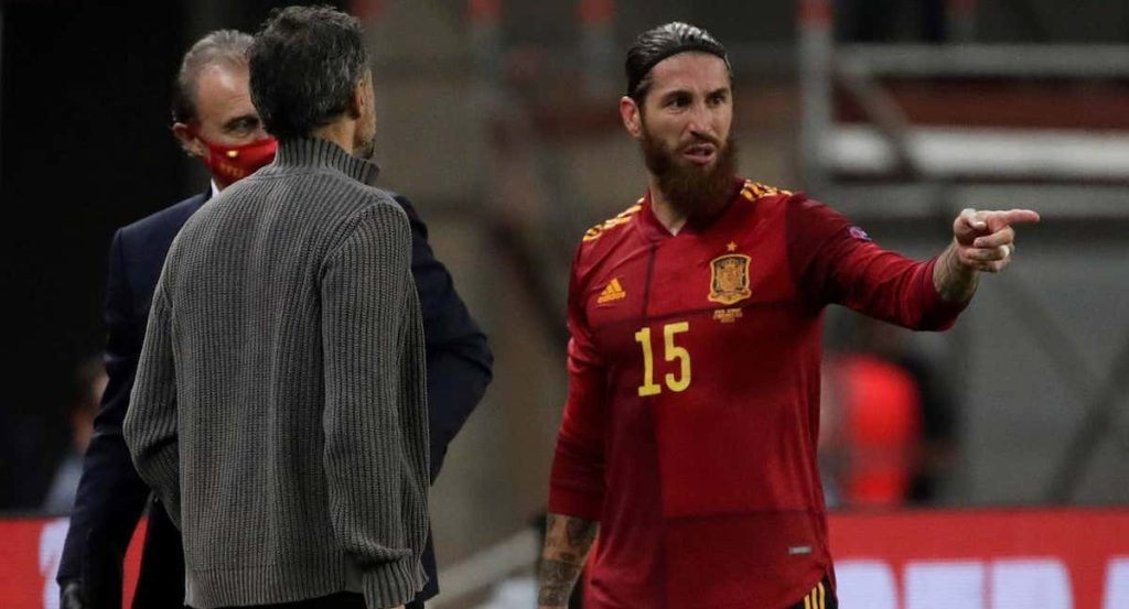 Ramos y Luis Enrique, en el España-Alemania celebrado en el estadio de La Cartuja, en Sevilla, el pasado 17 de noviembre de 2020.