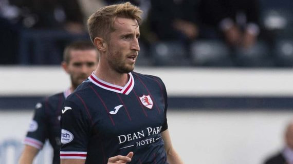 Ryan Nolan, en un partido con el Raith Rovers.