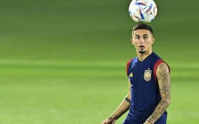 Yeremy Pino, en un entrenamiento con la Selección en Catar.