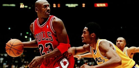 Michael Jordan frente a Kobe Bryant.