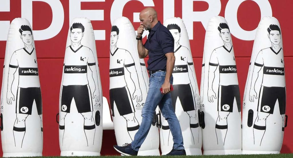Monchi, en un entrenamiento del Sevilla.