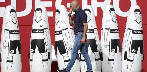 Monchi, en un entrenamiento del Sevilla.