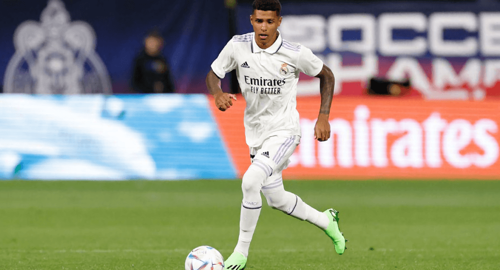 Vinicius Tobias, durante su debut con el Real Madrid ante el Club América.