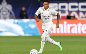 Vinicius Tobias, durante su debut con el Real Madrid ante el Club América.