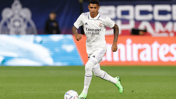 Vinicius Tobias, durante su debut con el Real Madrid ante el Club América.