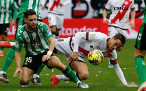 Álex Moreno, ayer en el partido ante el Rayo.