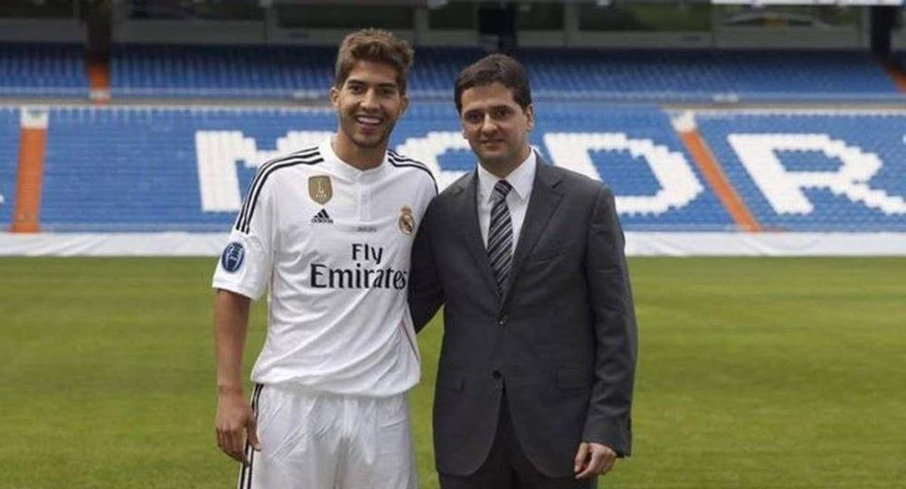 Lucas Silva con Juni Calafat durante la presentación del primero.
