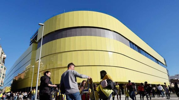 Fachada del renovado estadio La Cerámica, del Villarreal.