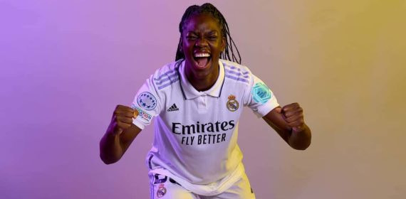 Naomie Feller posa en las fotos oficiales del Real Madrid para la UEFA.