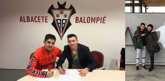 Carmelo Vicente Parra, con Fran Castillo, el hijo de Rocío Viñolo. El agente intentó que pidiera un crédito por 16.000 euros para un presunto seguro si quería fichase por un club inglés.