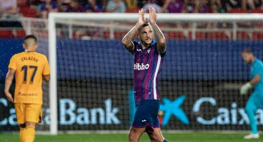 El jugador del Eibar Stoichkov, durante un partido con el Eibar