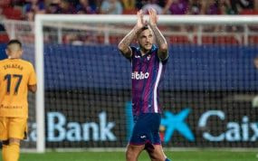 El jugador del Eibar Stoichkov, durante un partido con el Eibar