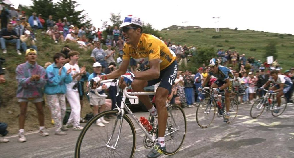 Miguel Induráin subiendo el Alpe d'Huez en en el Tour de 1994.