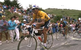 Miguel Induráin subiendo el Alpe d'Huez en en el Tour de 1994.