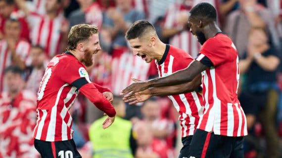 Muniain, Sancet e Iñaki Williams celebran un gol en San Mamés.