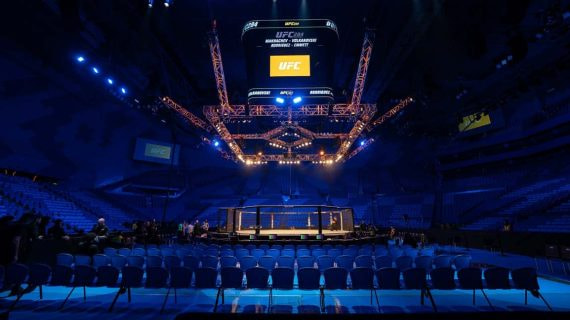 Imagen del RAC Arena de Perth (Australia) antes de abrir las puertas para el UFC 284.