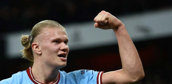 Erling Haaland celebra un gol con el Manchester City.