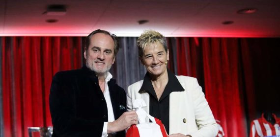 Acto de Atleti en femenino en el Metropolitano.