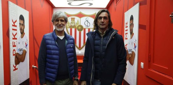 Pablo Alfaro y Javi Navarro se reencontraron con Relevo en el Sánchez Pizjuán.