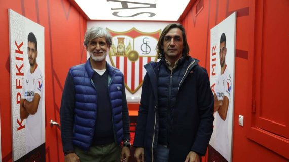 Pablo Alfaro y Javi Navarro se reencontraron con Relevo en el Sánchez Pizjuán.