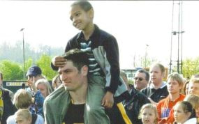 El padre de Bellingham, con su hijo Jude.