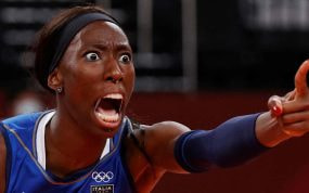 Paola Egonu con la camiseta de Italia durante los Juegos Olímpicos de Tokio, en 2021.