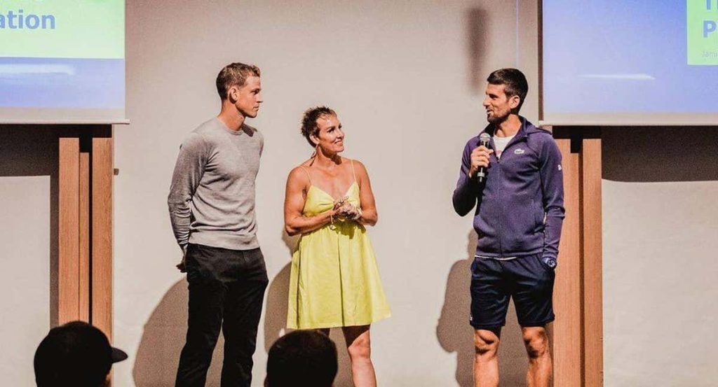 Vasek Pospisil, Bethanie Mattek-Sands y Novak Djokovic, durante la presentación de comité ejecutivo de la PTPA en Australia.