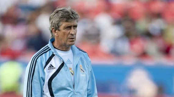Manuel Pellegrini, durante un entrenamiento con el Real Madrid.