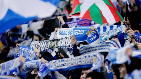 La afición de la Real Sociedad durante un partido de Europa League