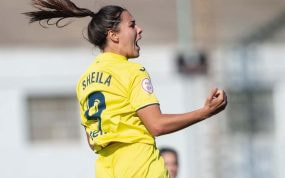 Sheila celebrando un gol.