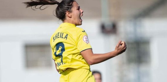 Sheila celebrando un gol.