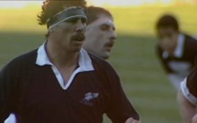 Wayne Shelford ante Barbarians.