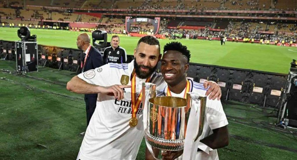 Benzema y Vinicius, con la Copa del Rey 2022-2023. .
