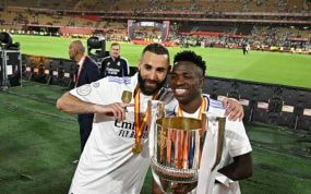 Benzema y Vinicius, con la Copa del Rey 2022-2023. .