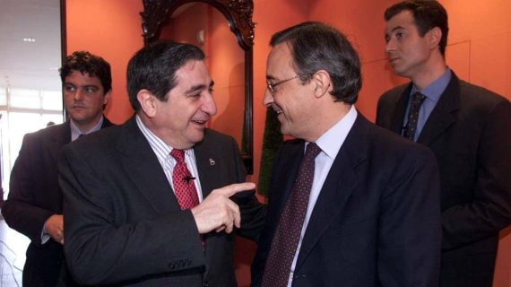 Augusto César Lendoiro, a la izquierda, y Florentino Pérez, antes de un Dépor-Real Madrid en 2001.