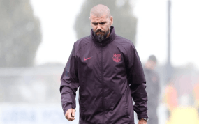 Víctor Valdés, durante su etapa como técnico del Juvenil A del Barça.