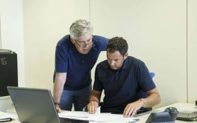 Carlo Ancelotti, junto a Paul Clement a su llegada al Real Madrid, en 2013.