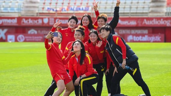 Las futbolistas de la selección China antes de disputar uno de sus últimos amistosos.